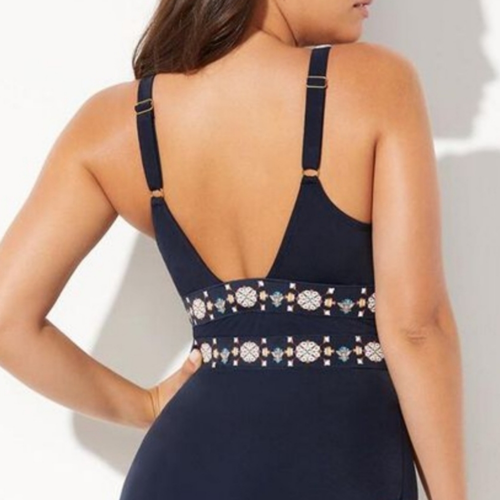 Swimsuits for all one piece - Picture 7 of 8